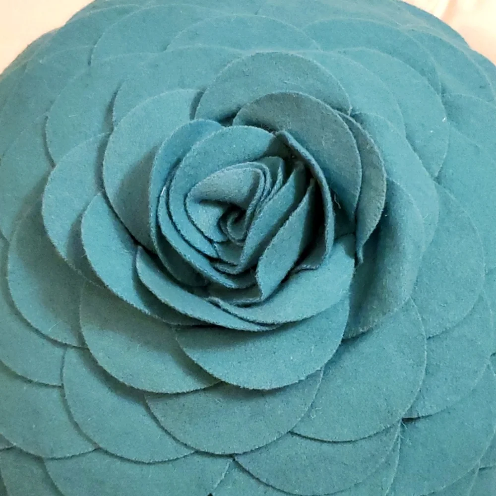 Pottery Barn Teen Flora Felt Pillow - Pool (teal)